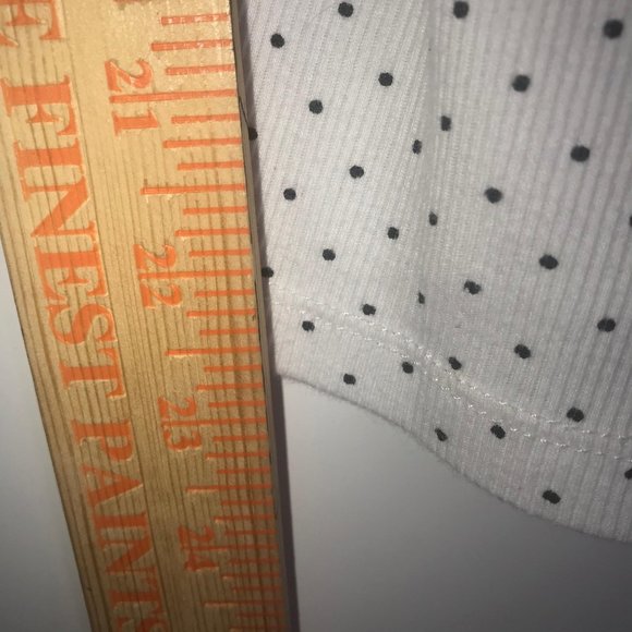 Guess Medium White Tank Top - Picture 5 of 7